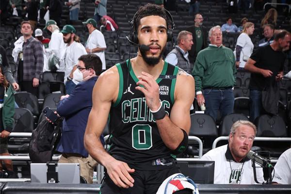 空中姿态与 空中姿态与