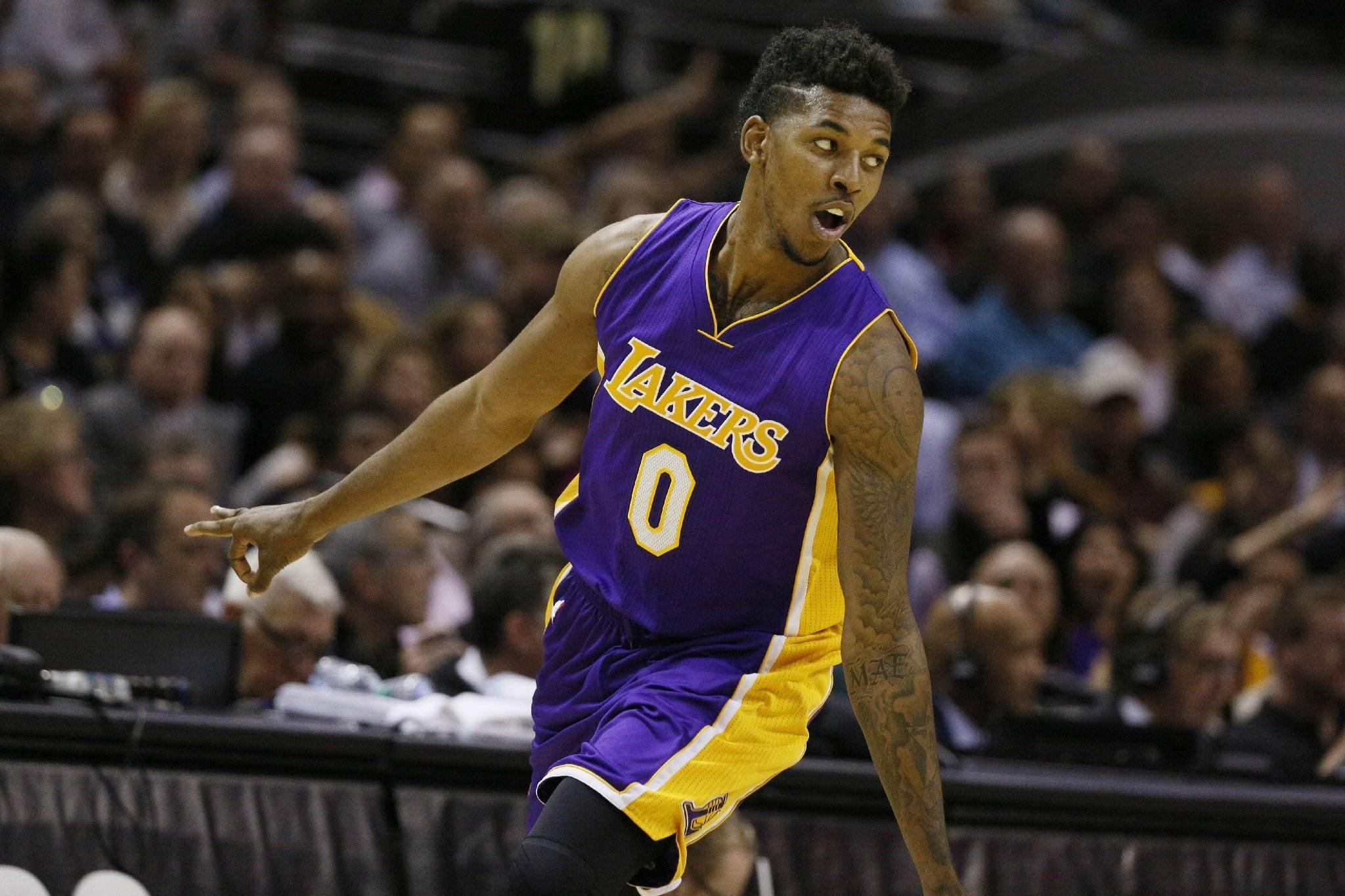 入新援前锋 入新援前锋